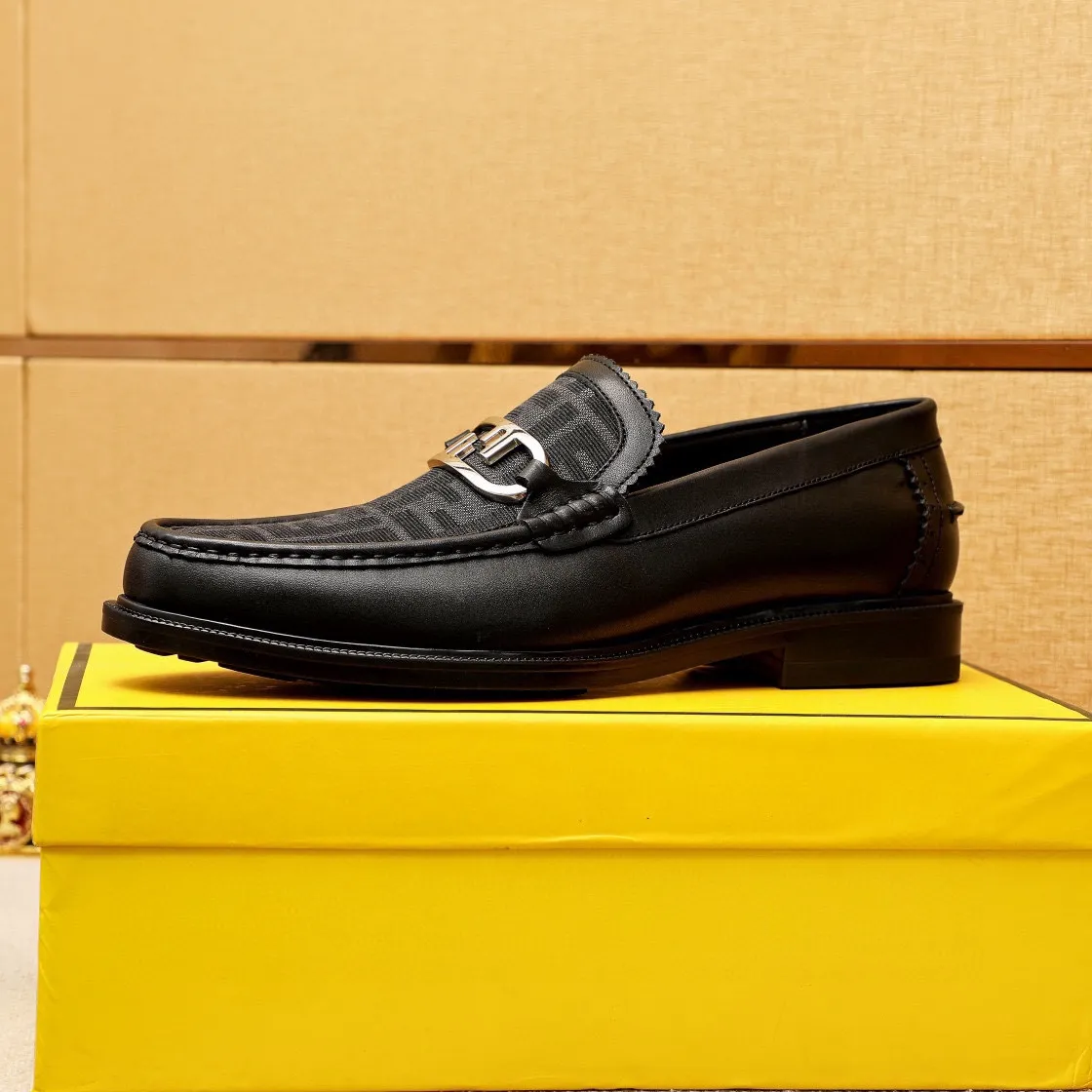 Men's shoes 💰460💰💐 Product trademark: FENDI [Fendi] casual leather shoes Regular size: 38-44 (45🉑️customized) Product materials: Selected imported first-layer cowhide upper + luxury hardware buckle, imported cowhide lining. Strong three-dimensional visual effect, rubber outsole Color: 2⃣️colors available